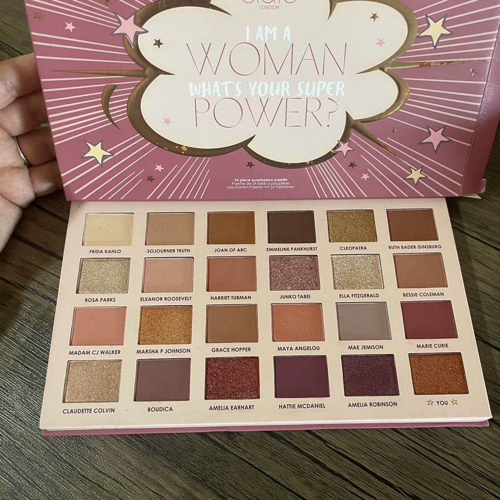 Makeup Bundle - Picture 11 of 11